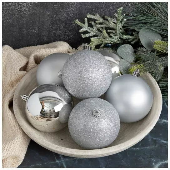 Medium set of 18 100mm Silver Christmas ball ornaments